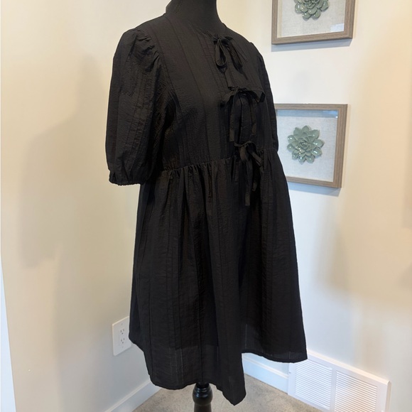 OAK + FORT Black Puff Sleeve Tie-Front Babydoll Mini Dress NWT! - Picture 5 of 16